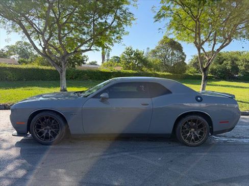 Used 2017 Dodge Challenger R/T w/ Driver Convenience Group RWD image 7