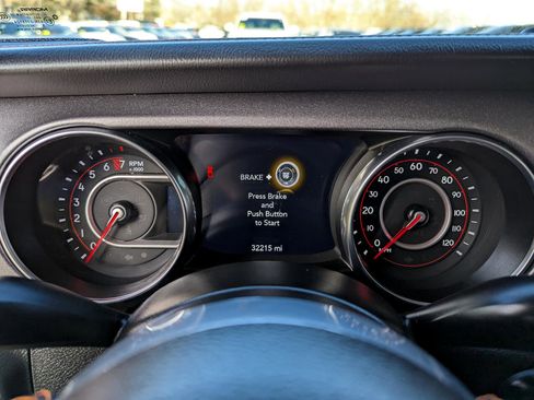 Used 2022 Jeep Gladiator Mojave w/ Cold Weather Group image 18