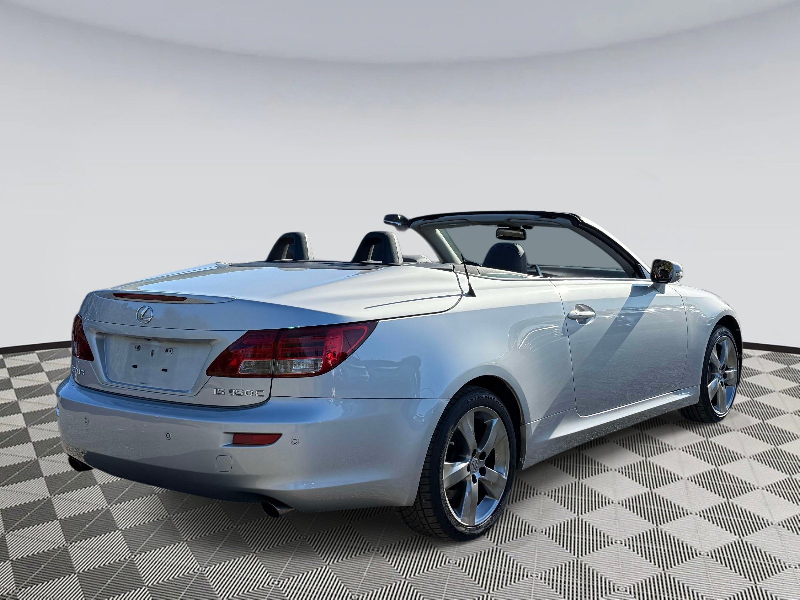 Used 2010 Lexus IS 350C RWD image 3