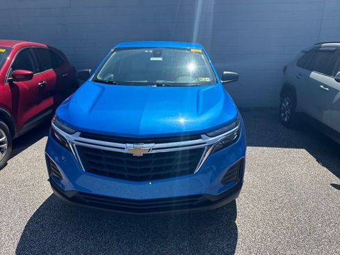 Used 2024 Chevrolet Equinox LS w/ LS Convenience Package FWD image 2