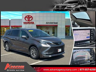 Certified 2022 Toyota Sienna XLE w/ XLE Plus Package