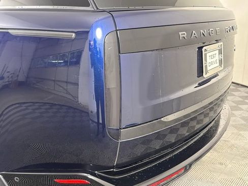Used 2023 Land Rover Range Rover SE image 14