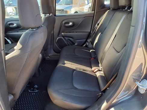 Used 2023 Jeep Renegade Latitude image 19