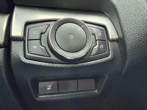 Used 2018 Ford Explorer XLT w/ Equipment Group 202A image 27