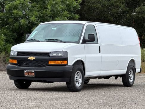 New 2026 Chevrolet Express 2500 Extended w/ Communications Package RWD image 8