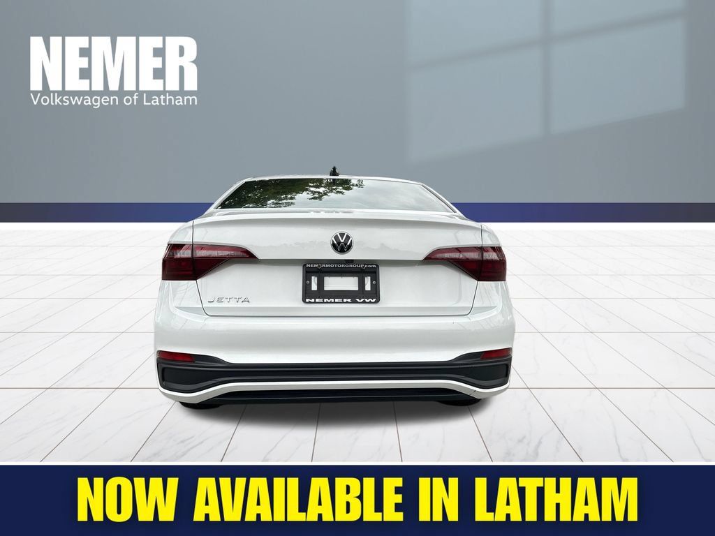 Used 2024 Volkswagen Jetta Sport FWD image 3