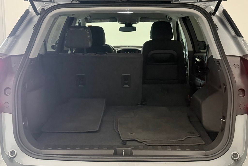 Used 2024 GMC Terrain SLE FWD image 25