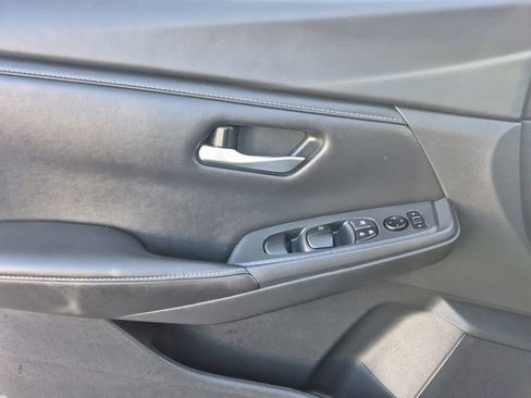 Used 2022 Nissan Sentra SV image 7