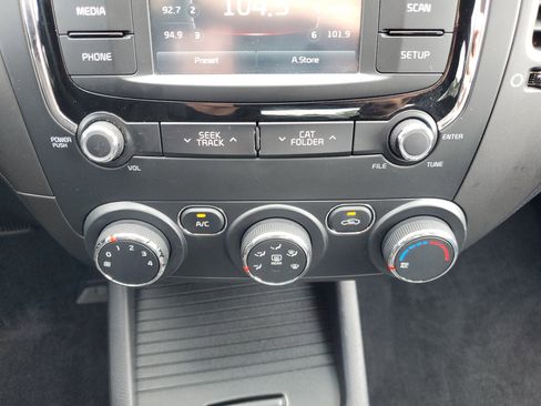 Used 2017 Kia Forte LX w/ LX Popular Package image 31