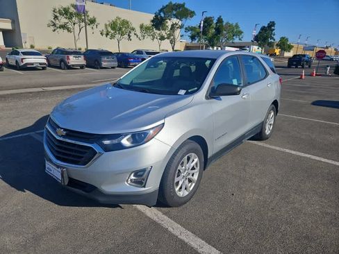 Used 2020 Chevrolet Equinox LS FWD image 1