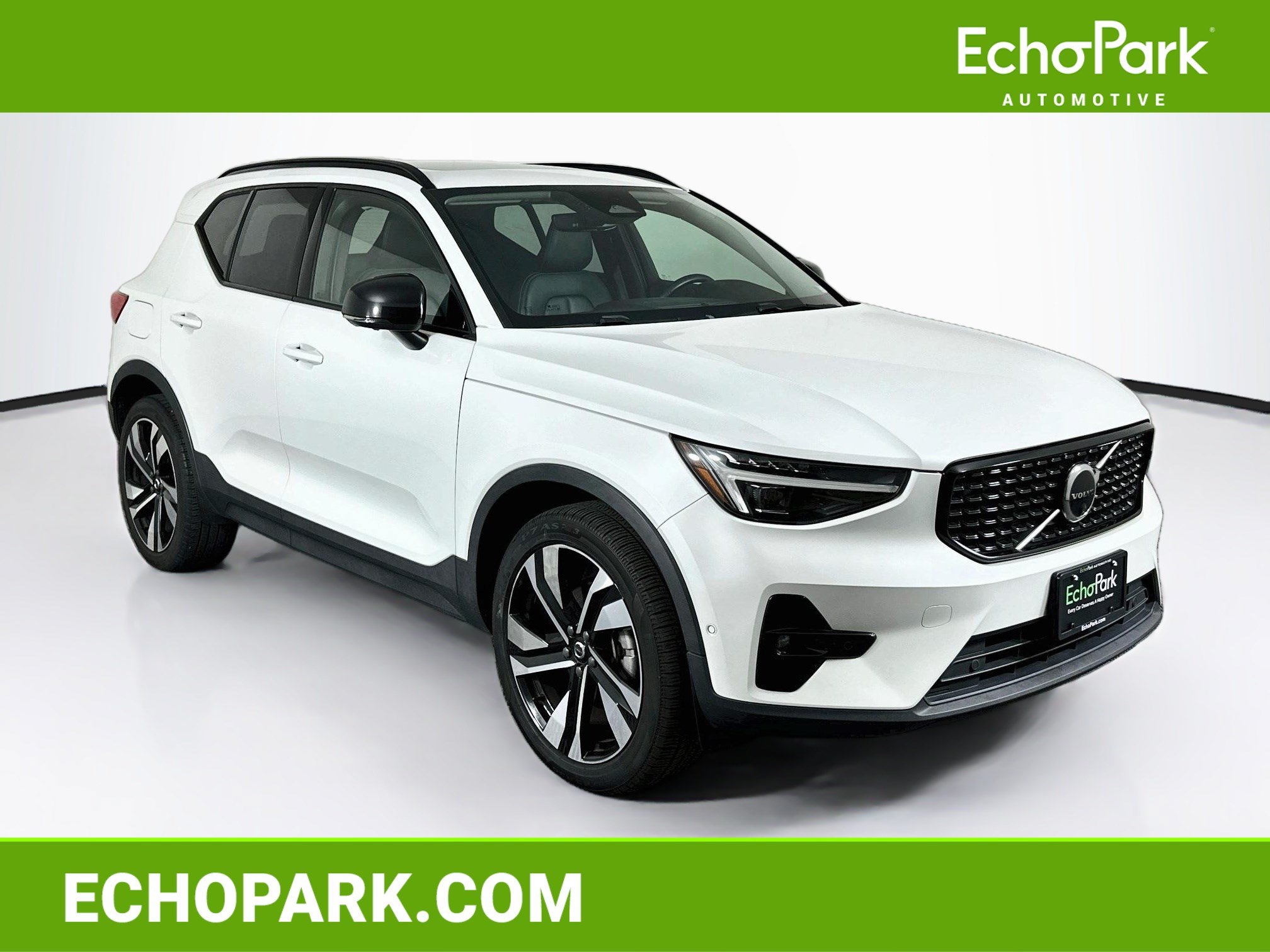 Used 2023 Volvo XC40 B5 Ultimate w/ Protection Package Premier AWD/4WD image 1