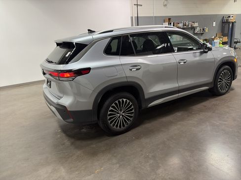 Certified 2026 Volkswagen Tiguan S AWD/4WD image 3