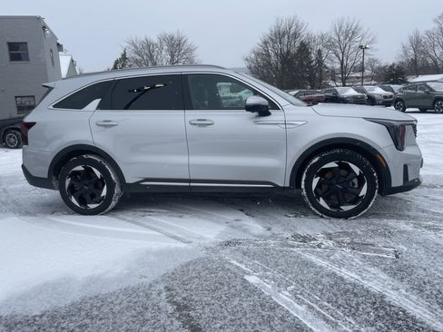 Certified 2025 Kia Sorento SX Prestige image 2