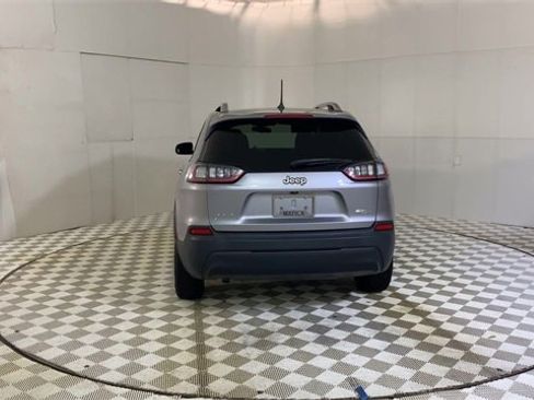 Used 2019 Jeep Cherokee Latitude w/ Cold Weather Group image 7