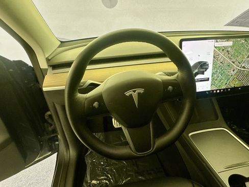 Used 2022 Tesla Model Y Performance AWD/4WD image 11