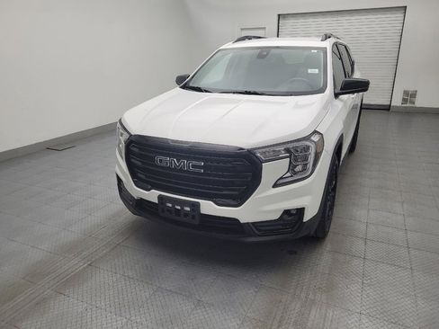 Used 2023 GMC Terrain SLT w/ Elevation Edition image 15