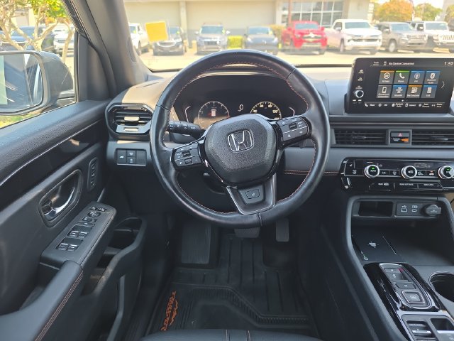 Certified 2025 Honda Pilot TrailSport image 14