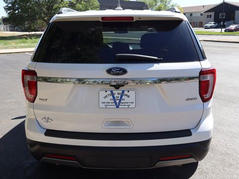 Used 2019 Ford Explorer XLT w/ Equipment Group 202A AWD/4WD image 6