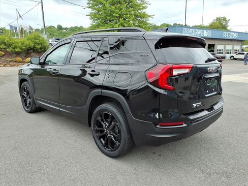 Used 2022 GMC Terrain SLT w/ Elevation Edition AWD/4WD image 3