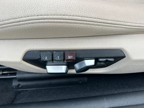 Used 2018 BMW 230i Convertible image 14