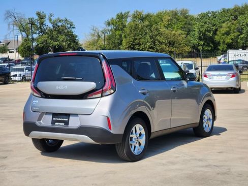 Certified 2025 Kia Soul LX w/ LX Technology Package FWD image 7