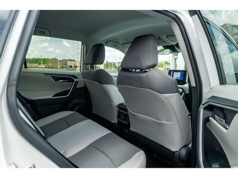 Used 2023 Toyota RAV4 XLE w/ XLE Grade Weather Package AWD/4WD image 17