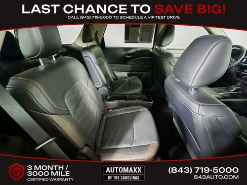 Used 2023 Nissan Pathfinder Platinum w/ Lighting Package (N93) FWD image 11