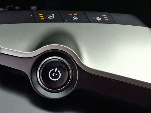 New 2025 Kia EV6 Light w/ Light LR Technology Package AWD/4WD image 9
