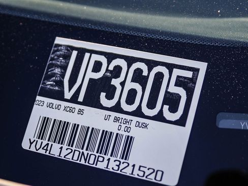 Used 2023 Volvo XC60 B5 Plus w/ Protection Package Premier image 33