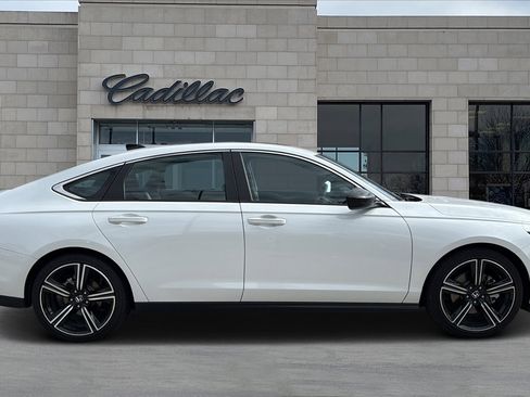 Used 2024 Honda Accord Sport image 2