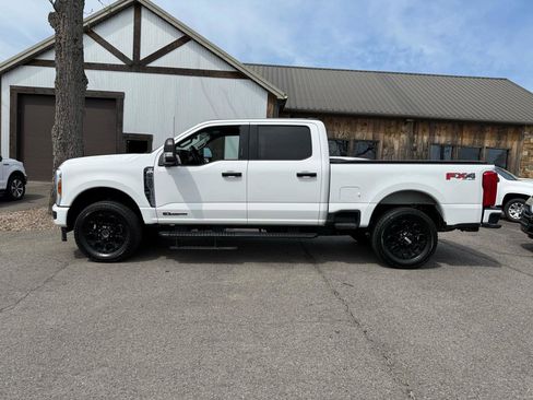 Used 2024 Ford F250 XLT w/ FX4 Off-Road Package image 2
