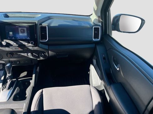 Used 2024 Nissan Frontier SV w/ Technology Package RWD image 22
