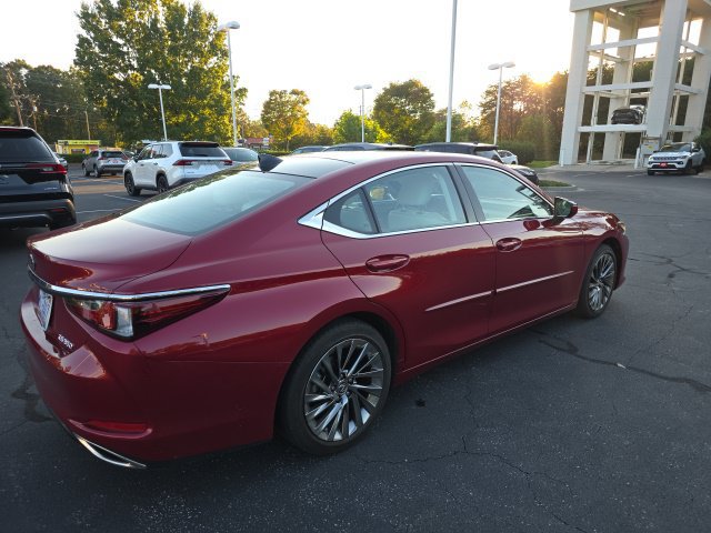Used 2025 Lexus ES 350 Ultra Luxury FWD image 4
