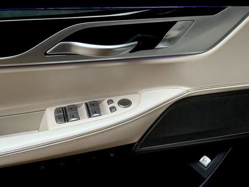 Used 2020 BMW 750i xDrive w/ Executive Package image 13