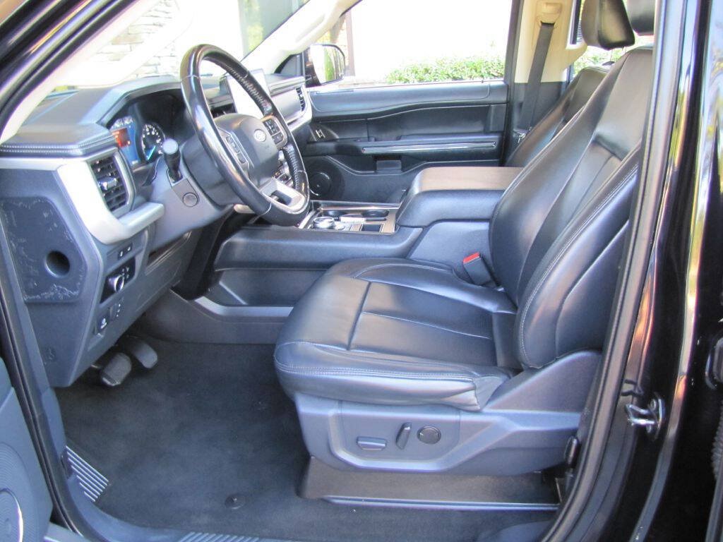 Used 2024 Ford Expedition XLT RWD image 12