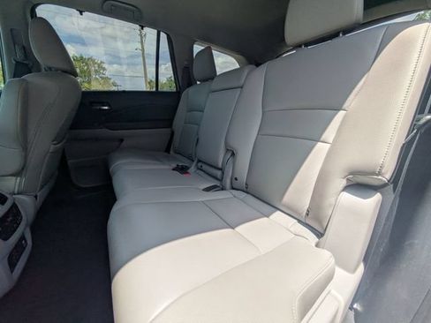 Used 2020 Honda Pilot Touring image 13