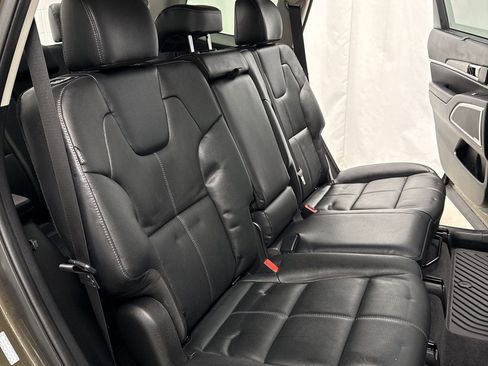 Used 2025 Kia Telluride EX image 37