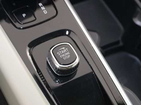 Used 2023 Volvo XC60 B5 Plus w/ Climate Package image 27