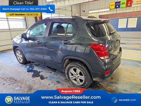 Used 2021 Chevrolet Trax LT image 3