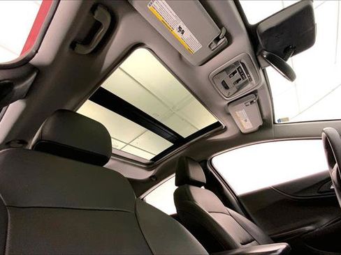 Used 2018 Chevrolet Malibu Premier w/ Premier Sun and Wheel Package image 26