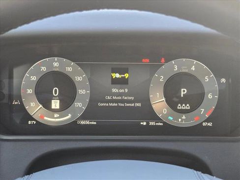 Used 2026 Land Rover Range Rover Velar Dynamic SE AWD/4WD image 10