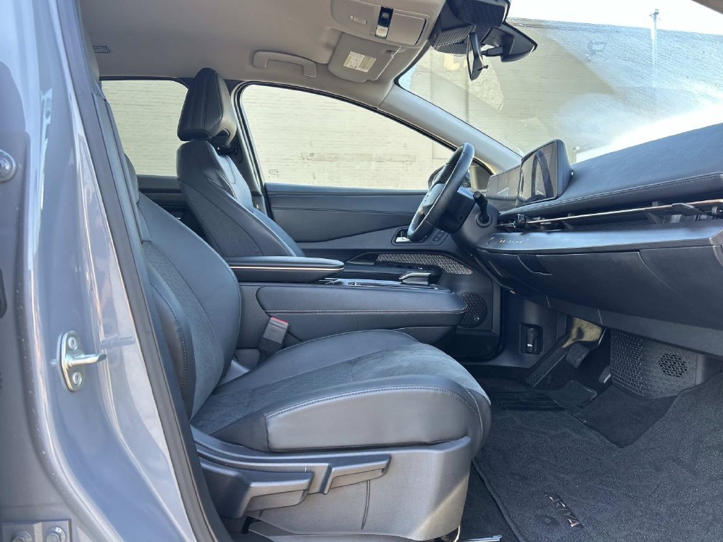 Certified 2025 Nissan Ariya AWD image 18