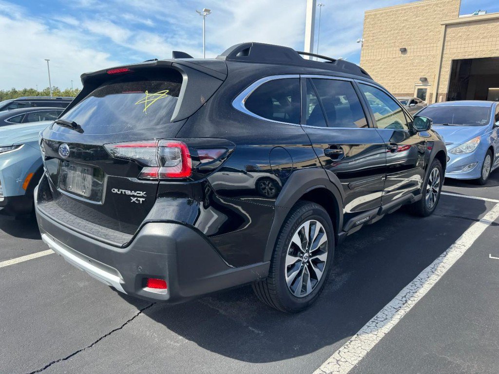 Used 2023 Subaru Outback Limited XT AWD/4WD image 2