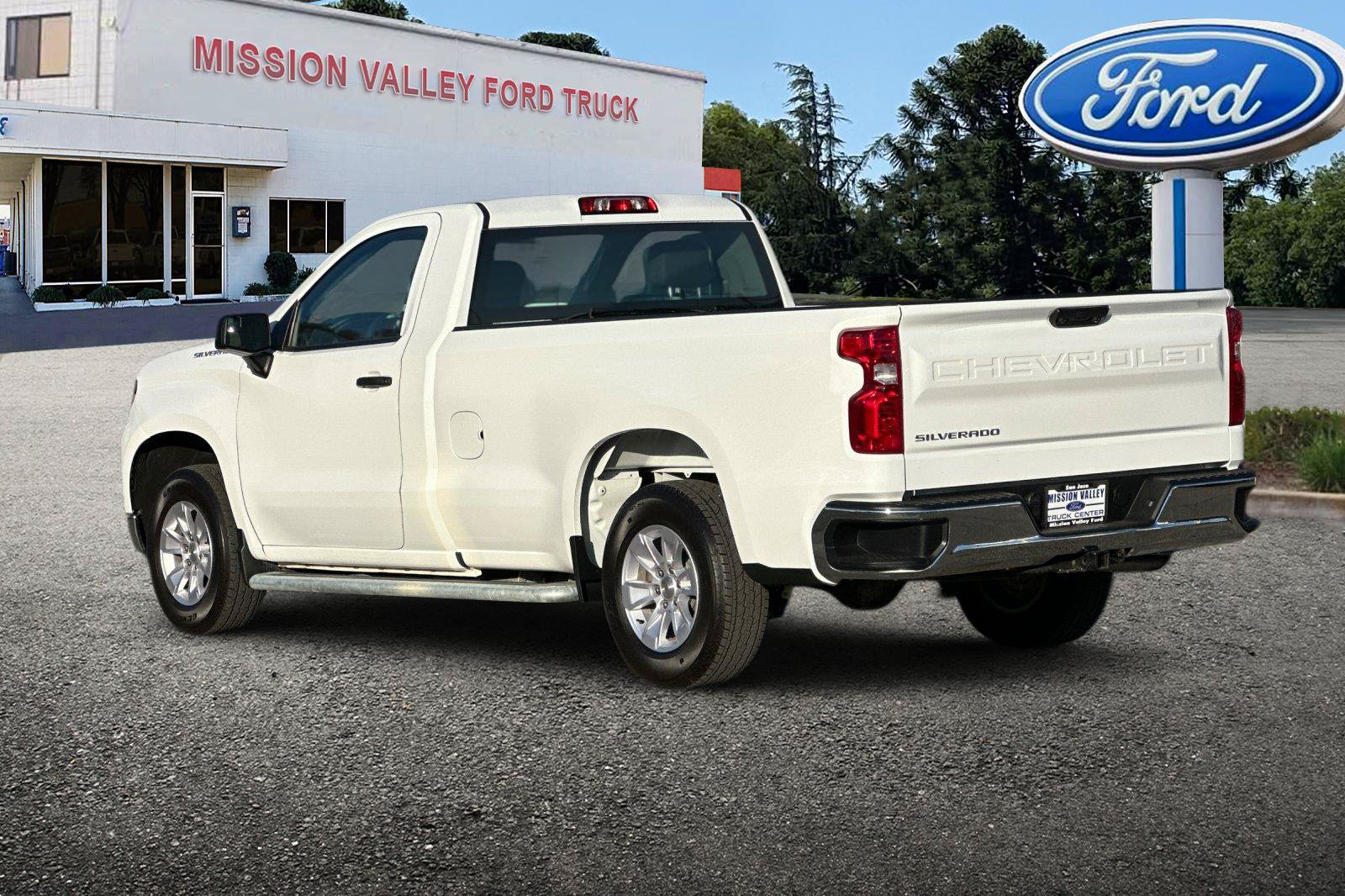 Used 2025 Chevrolet Silverado 1500 W/T RWD image 6