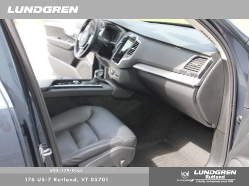 Used 2022 Volvo XC90 T5 Momentum w/ Climate Package AWD/4WD image 23