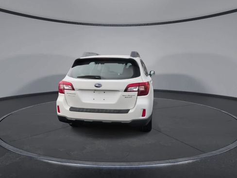 Used 2017 Subaru Outback 2.5i image 7