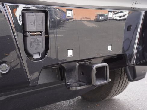 Certified 2025 GMC Hummer EV 2X w/ LPO, Sport Package image 7