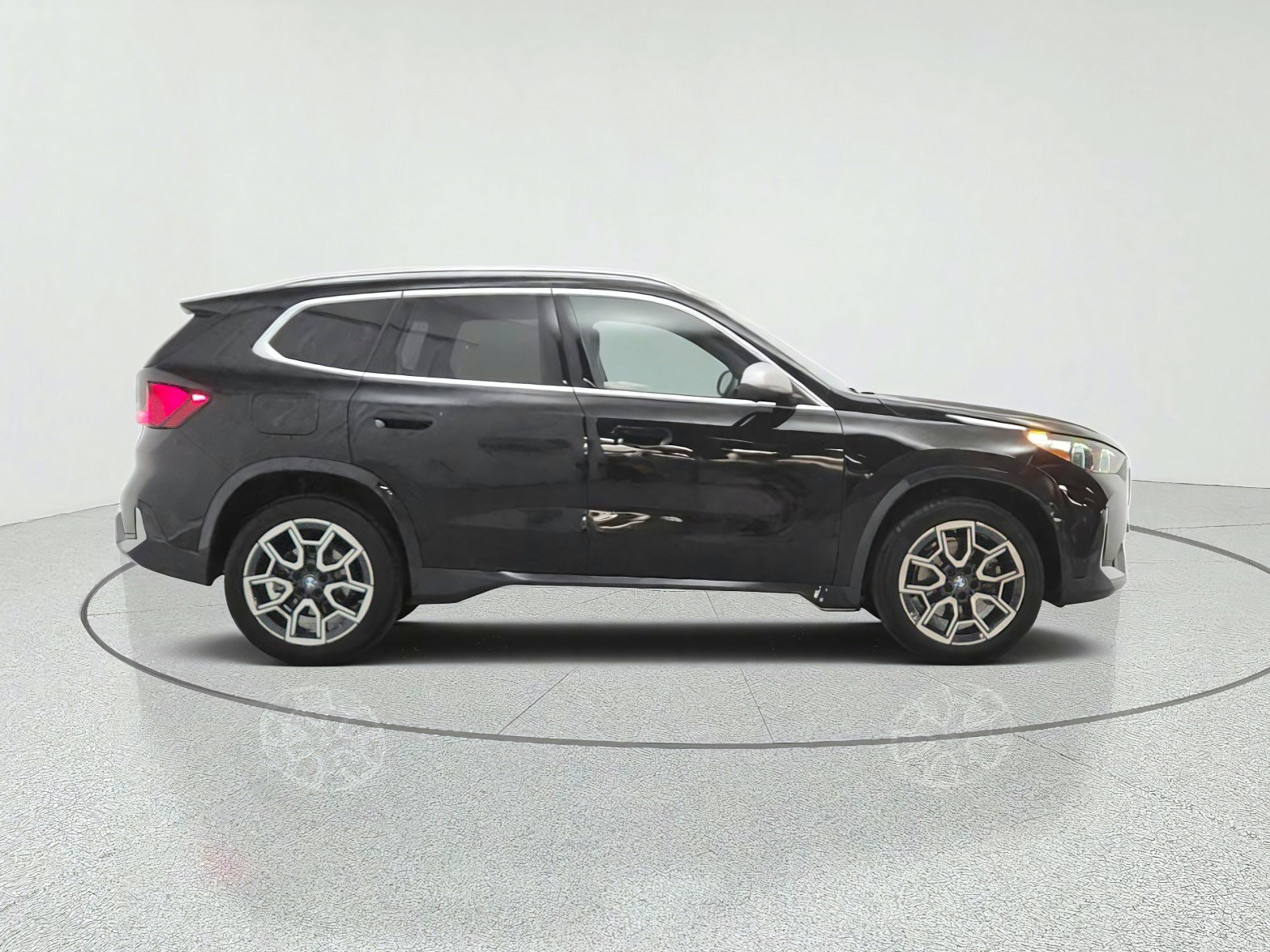 Used 2023 BMW X1 xDrive28i w/ Convenience Package AWD/4WD image 4