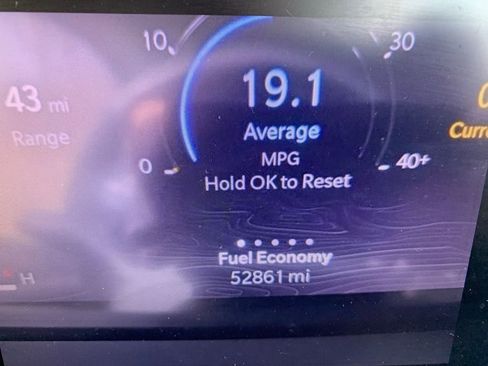 Used 2023 Jeep Grand Cherokee Limited w/ Black Appearance Package image 10