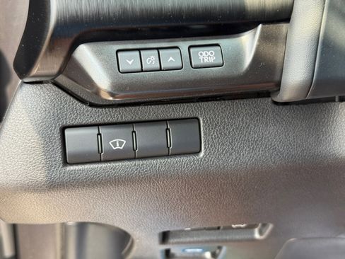 Used 2020 Lexus UX 250h w/ Luxury Package image 34